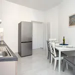 L&S Superior Apartment With Balcony Near Old Town And Bacvice Beach Apartman