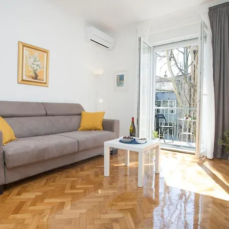 Apartment L&s Superior With Balcony And Parking - Excellent Location Within Walking Distance Of Diocletian's Palace And Bacvice *