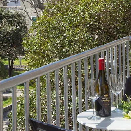 L&s Superior With Balcony & Free Parking Near Old Town And Bacvice